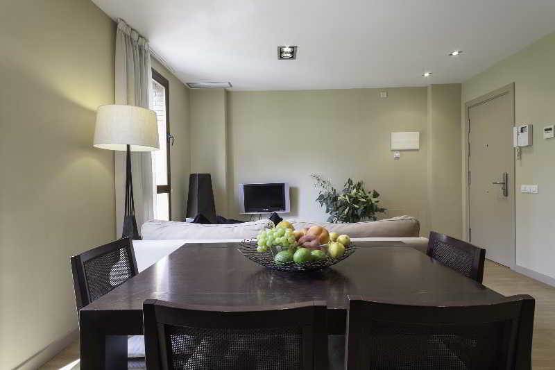 Short Stay Group Camp Nou Serviced Apartments Βαρκελώνη Εξωτερικό φωτογραφία