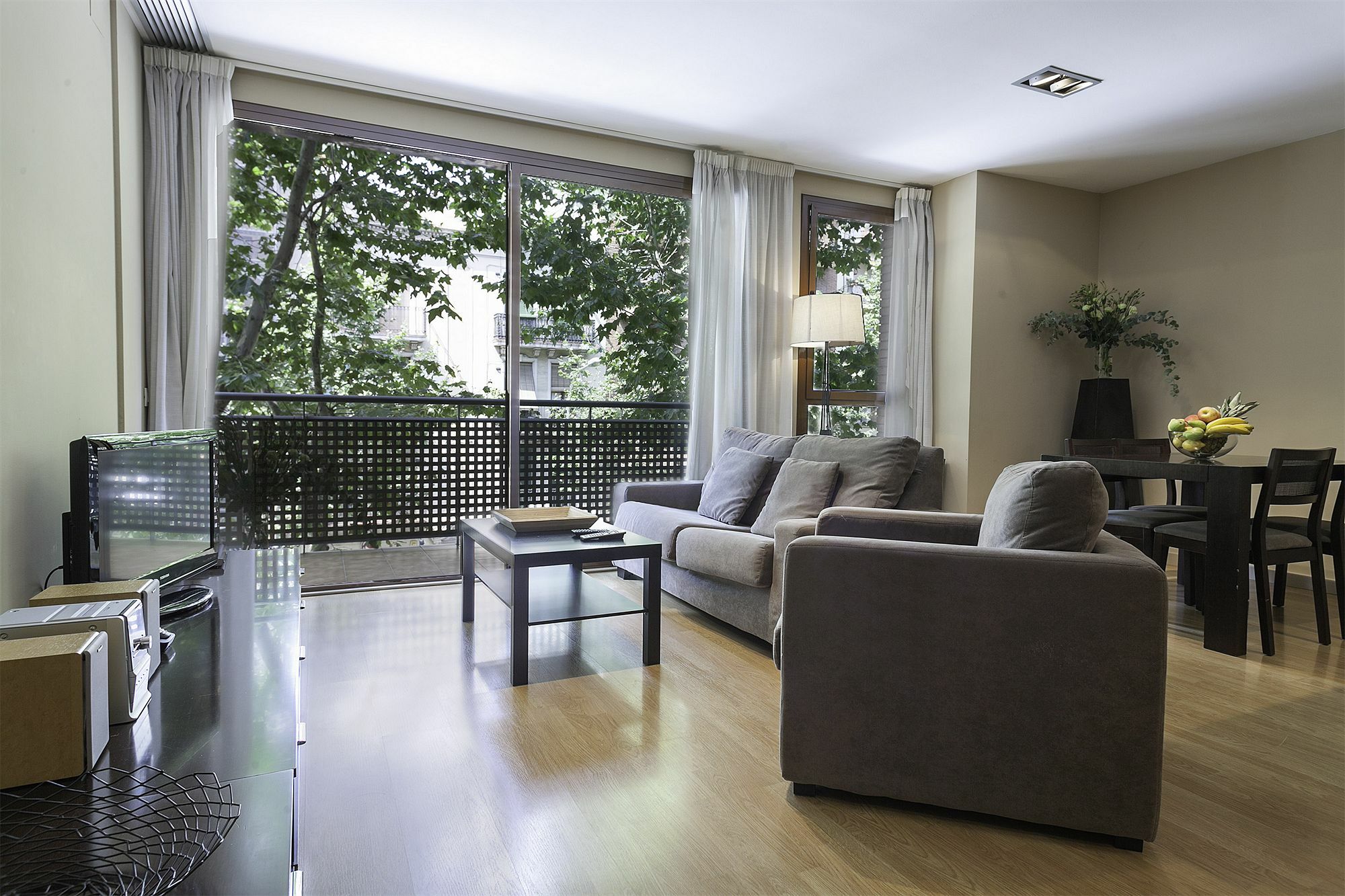 Short Stay Group Camp Nou Serviced Apartments Βαρκελώνη Εξωτερικό φωτογραφία